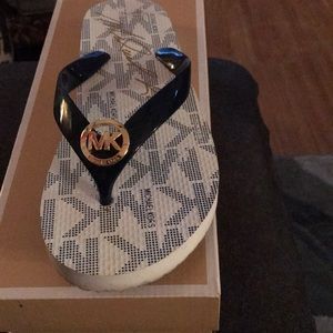 Mk sandals